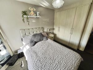 Bedroom- click for photo gallery